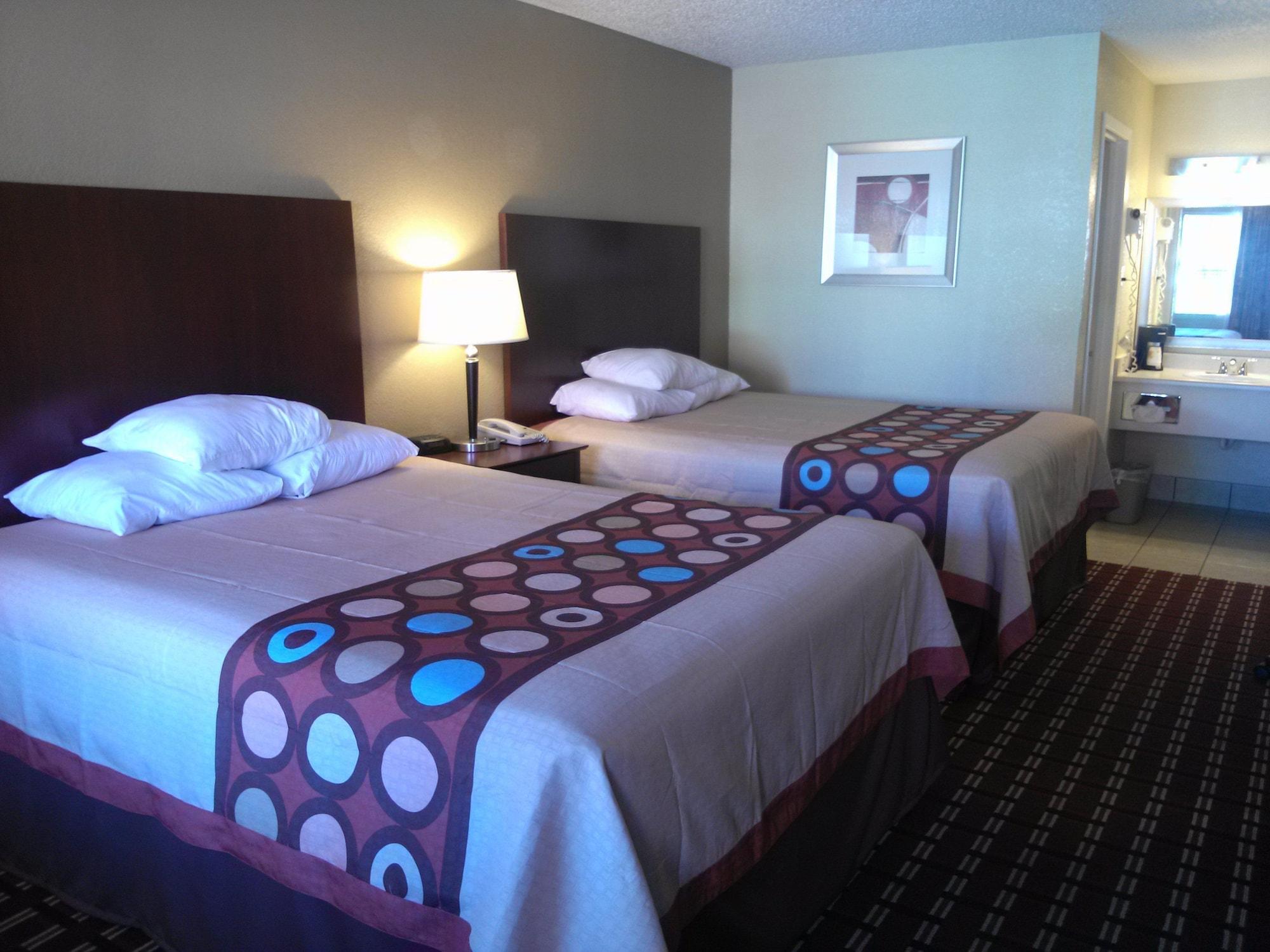 Super 8 By Wyndham Kerrville Tx Bagian luar foto