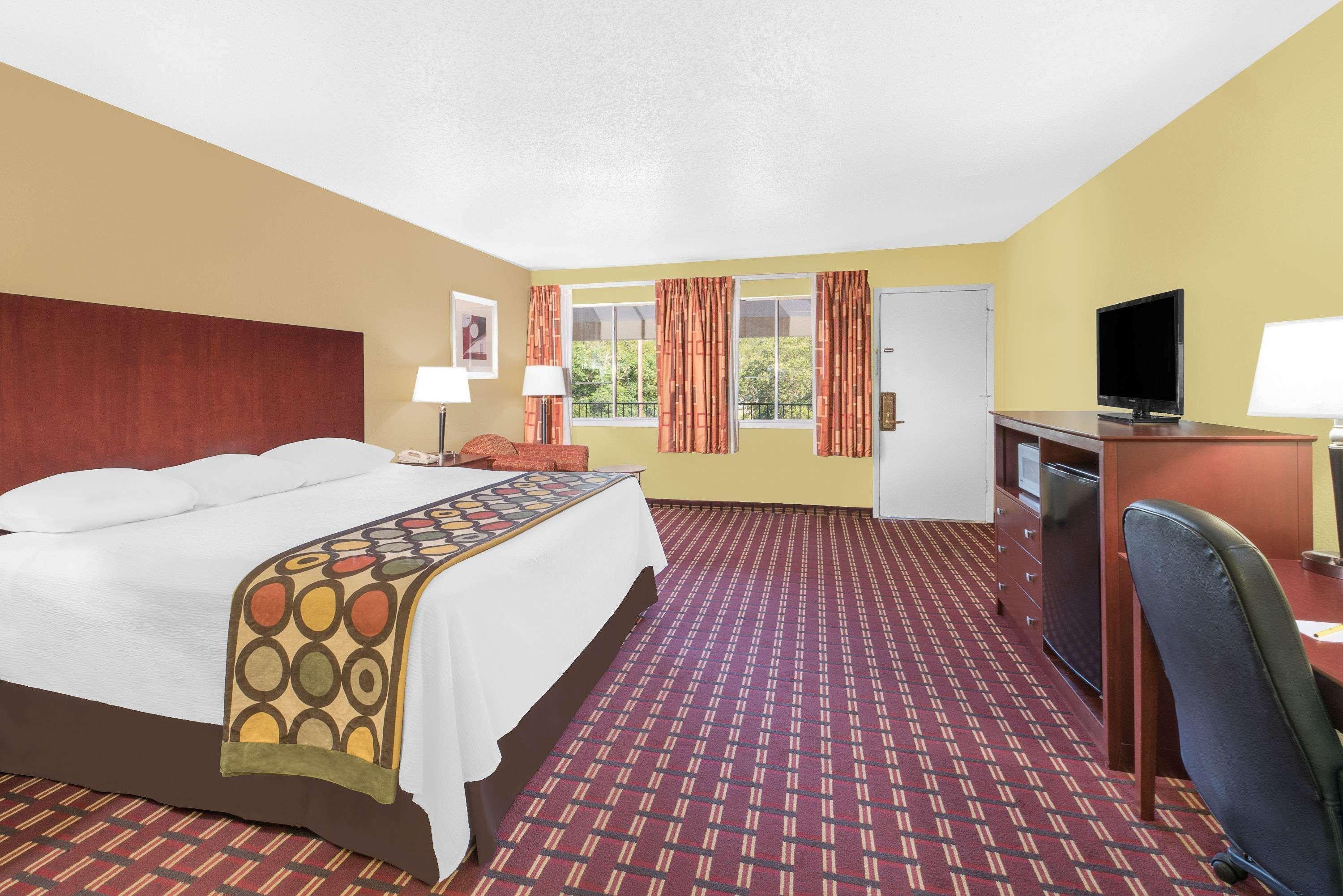 Super 8 By Wyndham Kerrville Tx Bagian luar foto